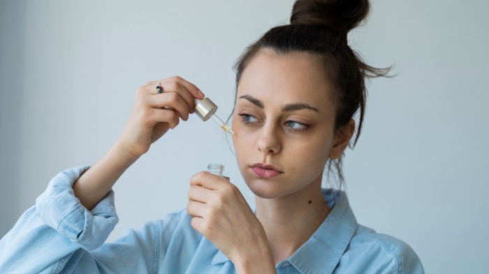 Aceite de ricino, mito o realidad para el crecimiento de sus pestañas